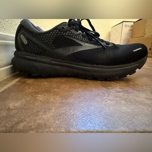 Black Brooks Ghost ( used twice )